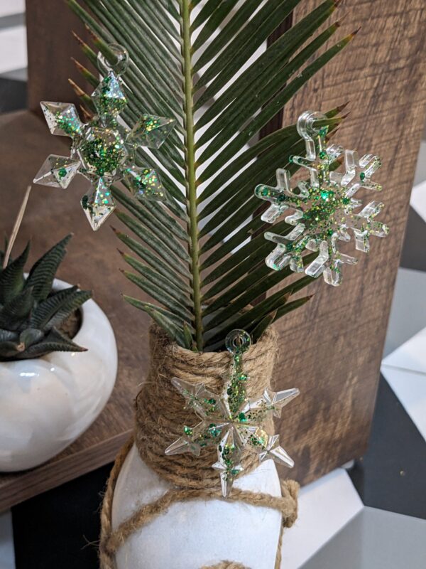 Resin crystal snowflakes